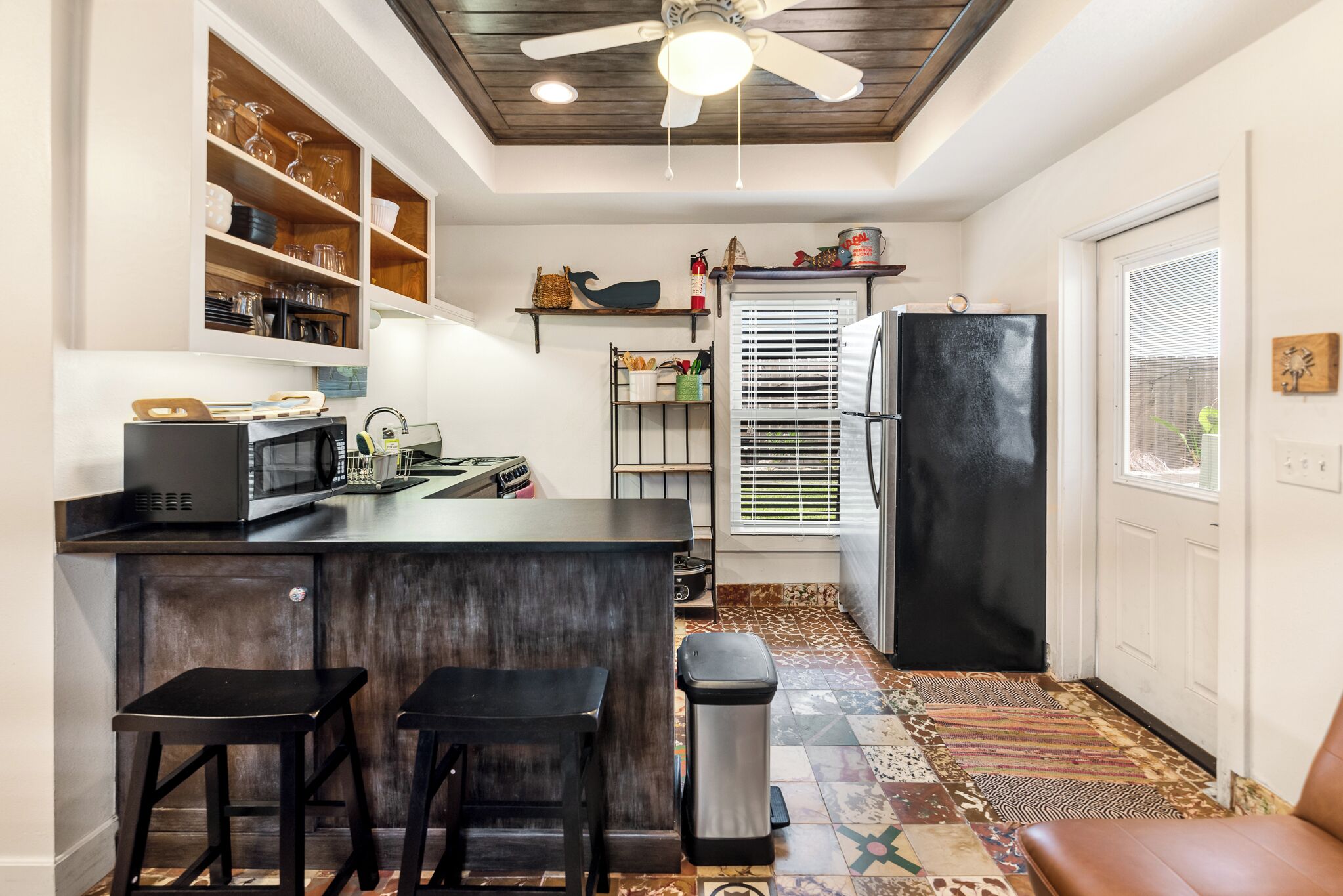 冰箱、微波炉、烤箱、炉灶