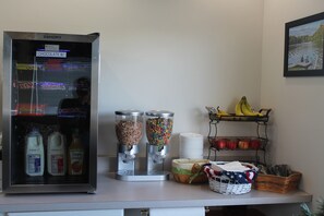 Free daily on-the-go breakfast  - American Host Inn (Hart)