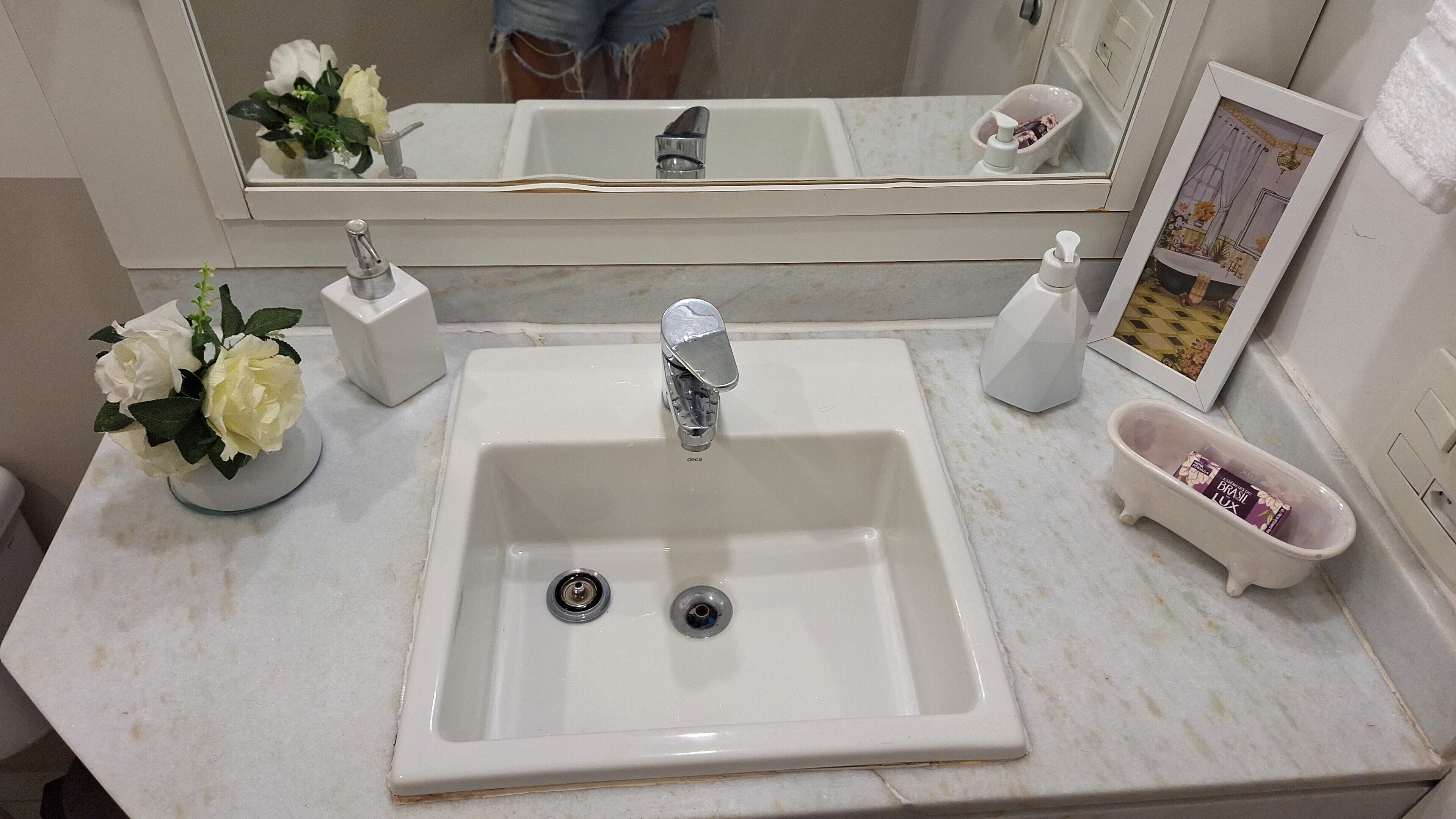 Deluxe Apartment | Bathroom | Hair dryer, towels, soap, shampoo