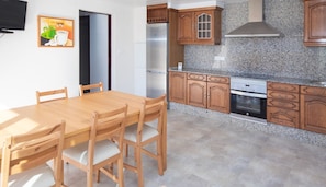 Fridge, microwave, oven, stovetop - AG Casa Vilamar 2 Razo 1ª Linea Playa Planta Alta (Razo Da Costa)