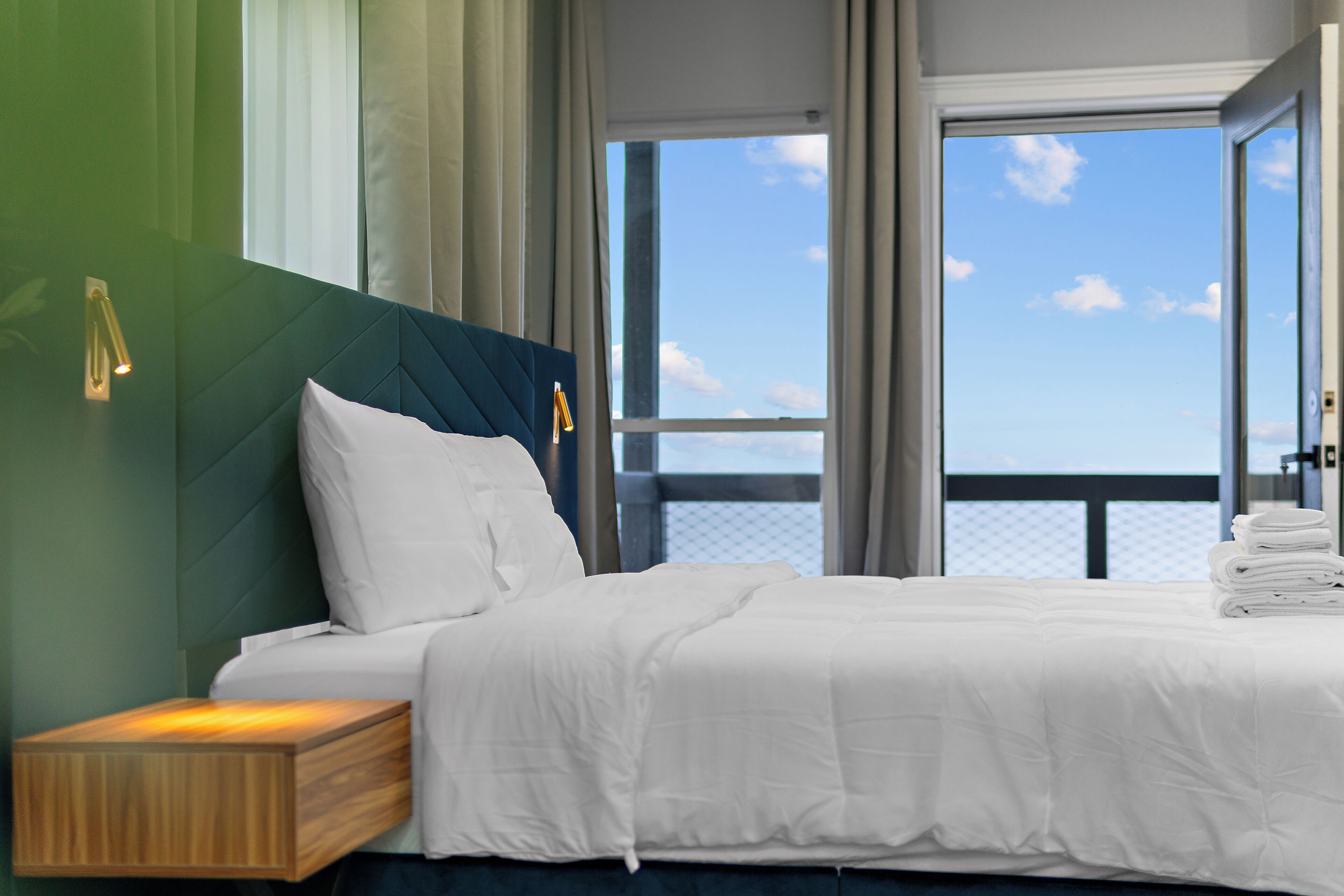 5 bedrooms, desk, iron/ironing board, free WiFi