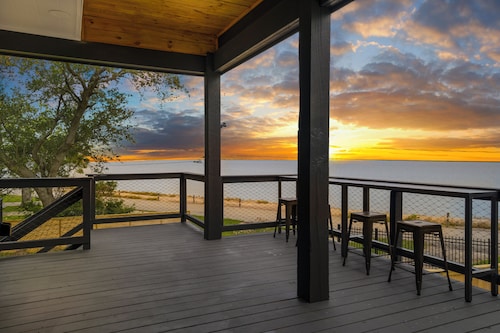 Waterfront Home w/ Views - Hot Tub + Movie Theatre