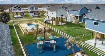 Stunning Villa with Upper Deck Views of the Gulf and Intercoastal Waterway.