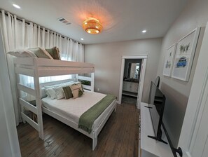 2 habitaciones, tabla de planchar con plancha y wifi gratis 