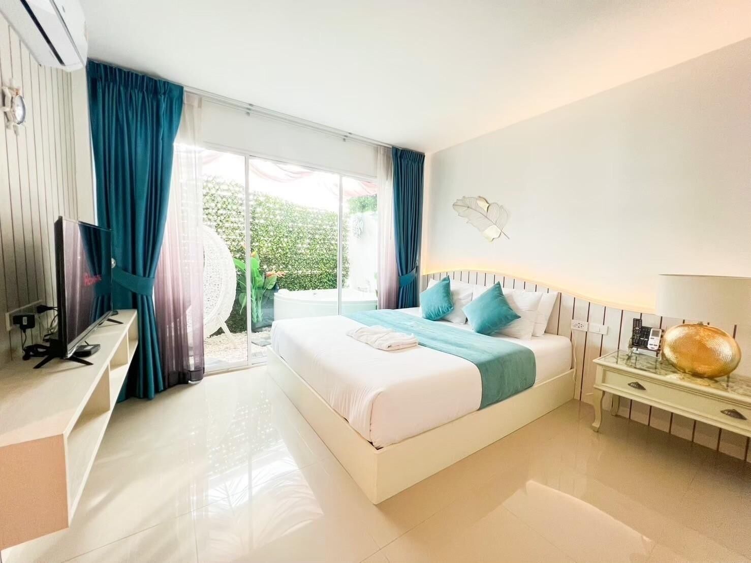 Deluxe Double Room, Garden View | Individually decorated, individually furnished, free WiFi, bed sheets