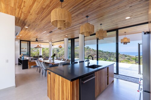 Ocean View Luxury Villa: Casa Alta