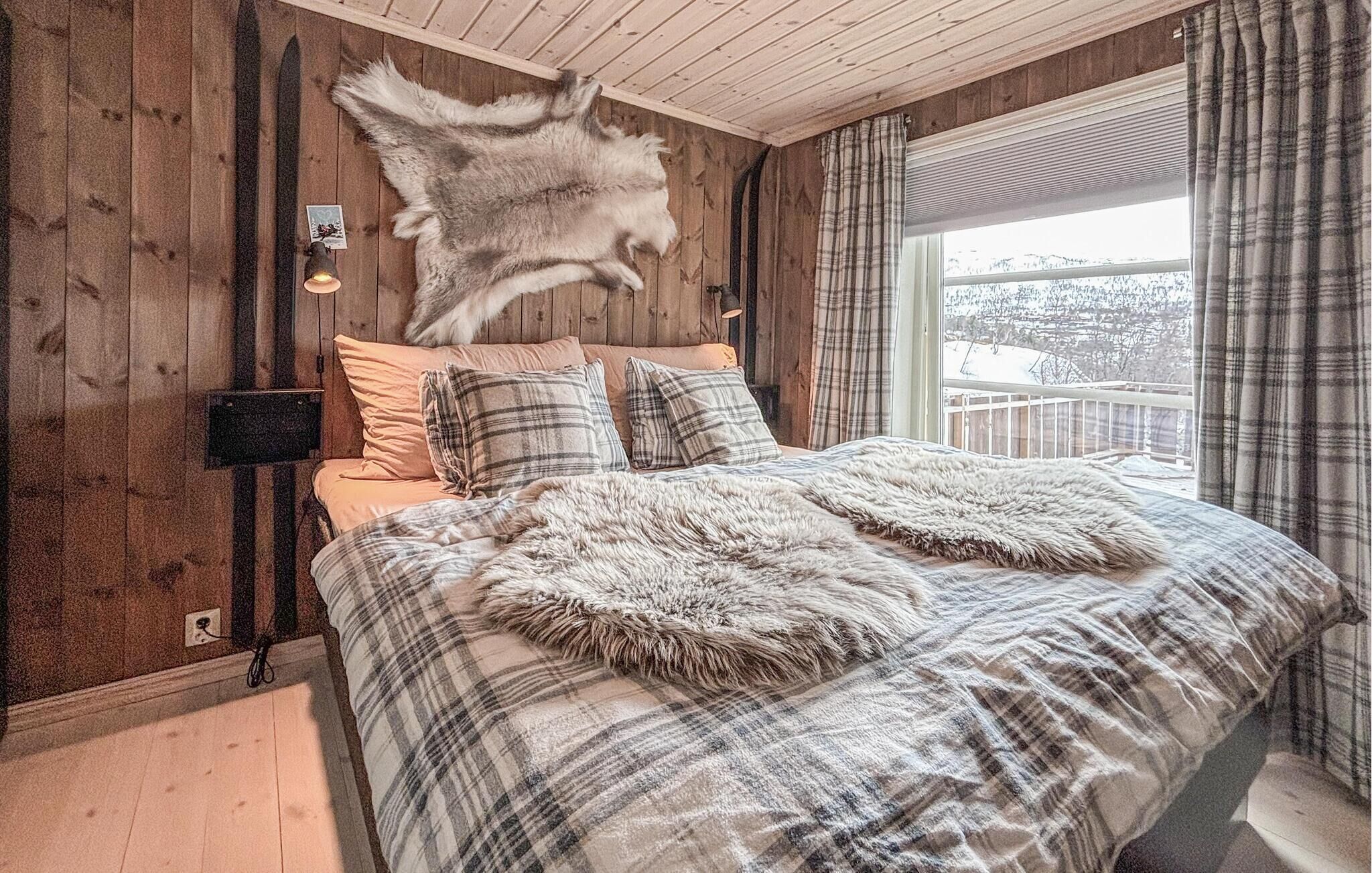 4 bedrooms, free WiFi, bed sheets