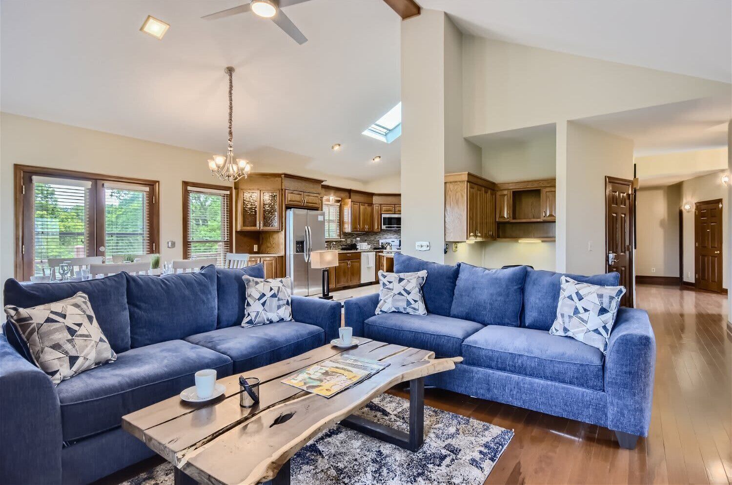 TV, fireplace, offices