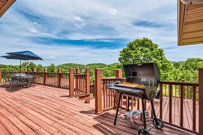 5 Acre 2500 SQFT Country House Near Nashville! (F2)