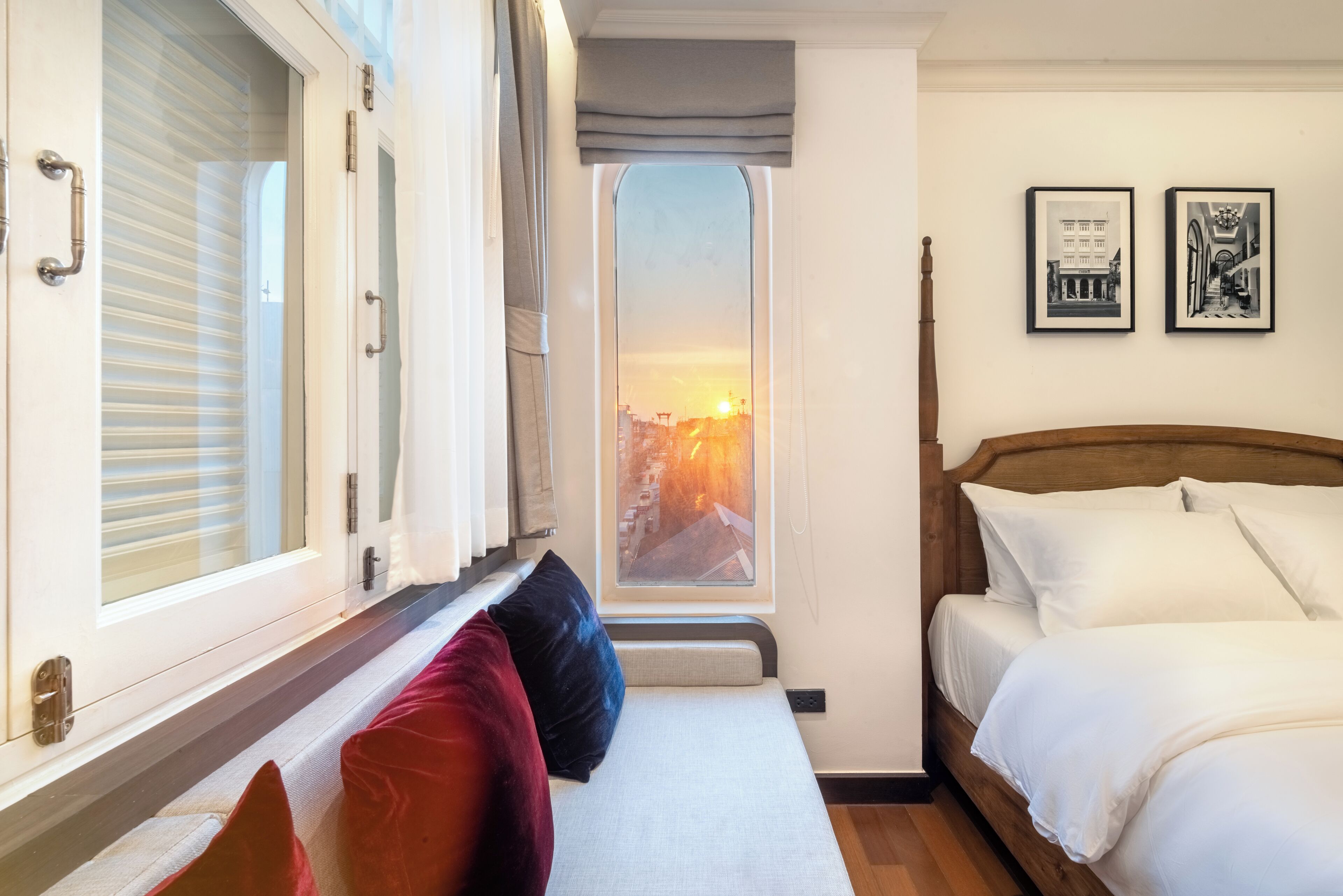 Family Suite, City View | Desk, free WiFi