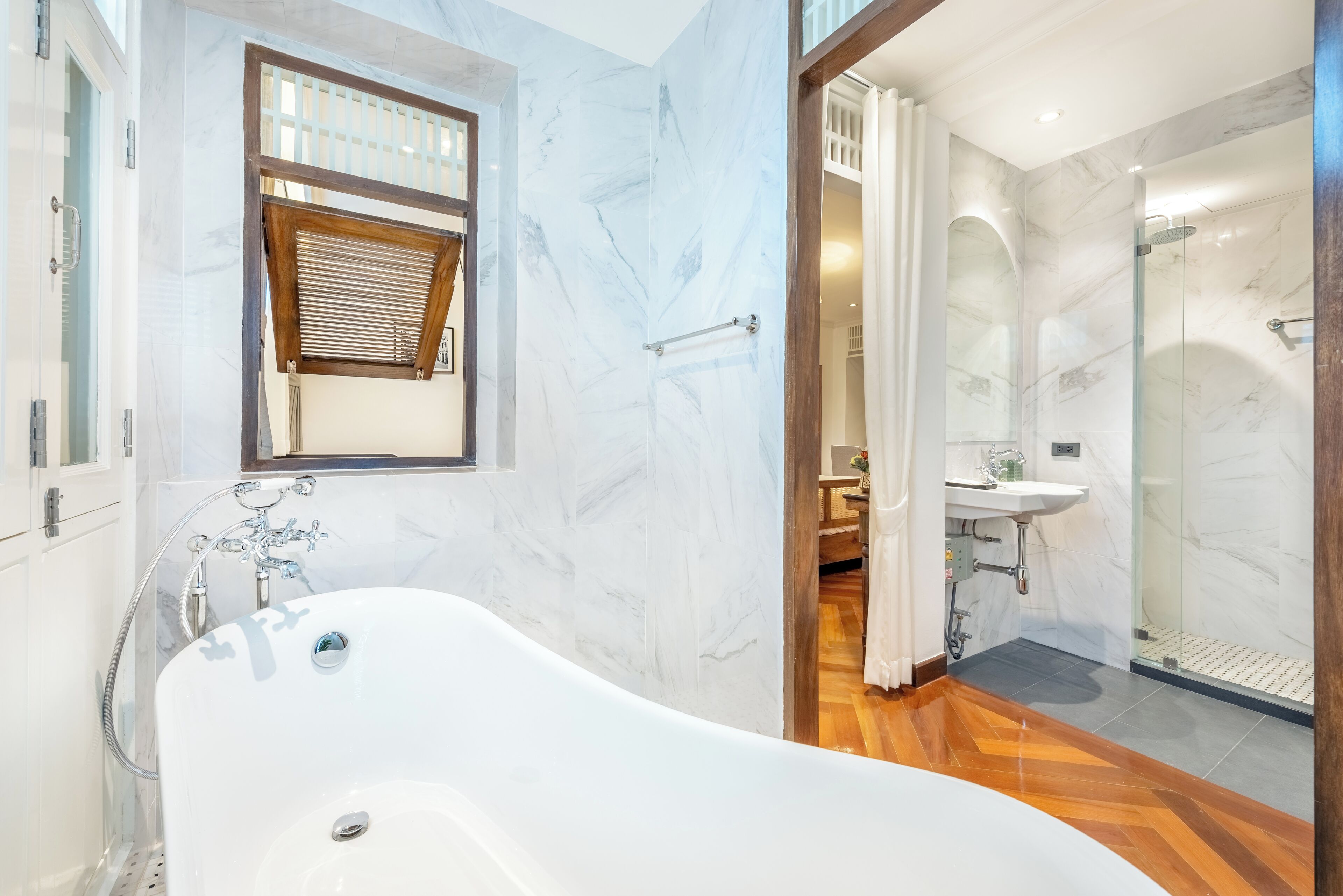 Quarto casal superluxo | Escrivaninha, Wi-Fi de cortesia