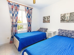 2 bedrooms, desk, iron/ironing board, WiFi