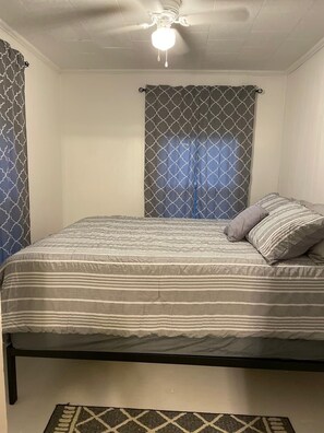 2 bedrooms, iron/ironing board, bed sheets