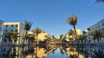 Piscina all'aperto, con ingresso dalle 07:00 alle 19:00, lettini