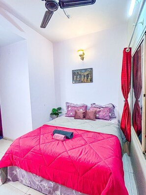 2 bedrooms, WiFi, bed sheets