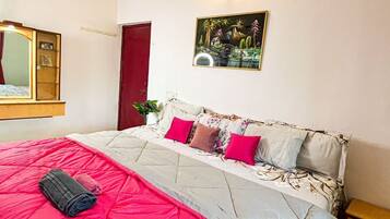 2 bedrooms, WiFi, bed sheets