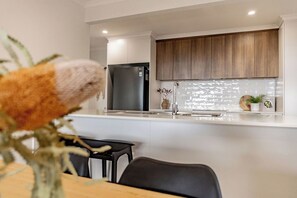 Fridge, microwave, oven, stovetop - Azure Retreat - Spacious & Convenient (Glamorgan-Spring Bay)