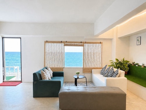GAO Check In Phala Beachfront