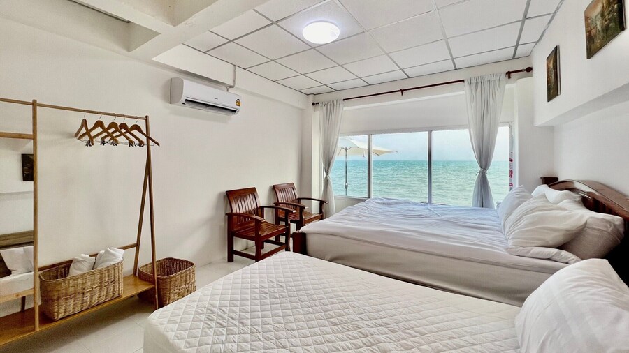 GAO Check In Phala Beachfront