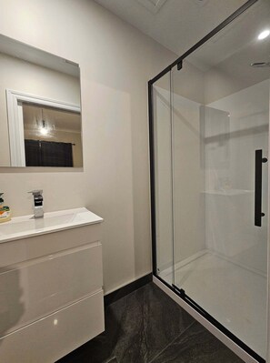 Shower, towels, toilet paper - Mountain Views, The Adventurers Rest, Raetihi
Near the Mt Ruapehu Ski Fields (Raetihi)