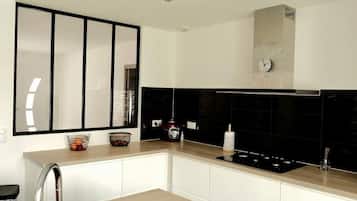 Micro-ondes, four, lave-vaisselle