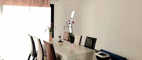 تناول الطعام