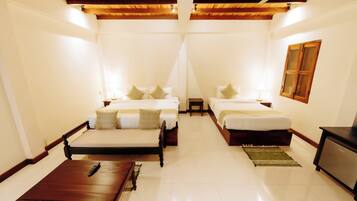 Triple Room | Free WiFi, bed sheets