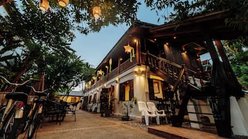 Mặt tiền nơi lưu trú