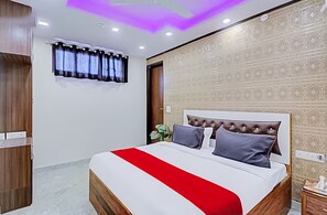Deluxe Double Room, City View | Desk, soundproofing, free WiFi - Roomshala 176 Hotel Green Palace (New Delhi)