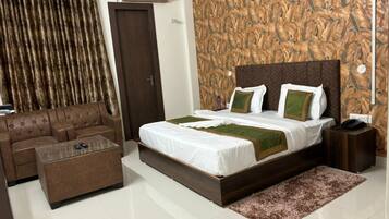 Deluxe Room | 1 bedroom, soundproofing, free WiFi, bed sheets