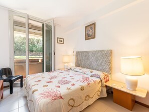 4 bedrooms, travel cot, free WiFi