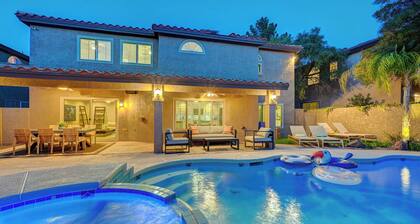 Gorgeous 6 Bedroom w/ King beds, Pool & Spa and Games