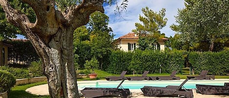 Seasonal outdoor pool