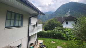Apartemen (One Bedroom Apartment with Mountain v) | Eksterior