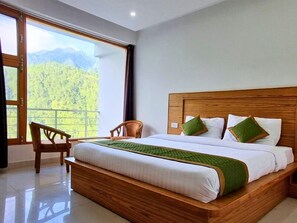 Habitación ejecutiva | Escritorio, espacio para trabajar con un portátil, cortinas opacas