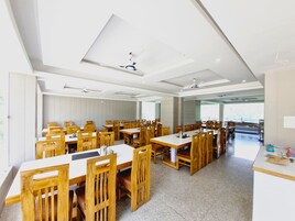 Daily buffet breakfast (INR 500 per person)