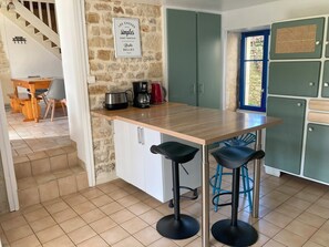 Dining - Cottage for 4 to 6 persons + private jacuzzi (Péault)