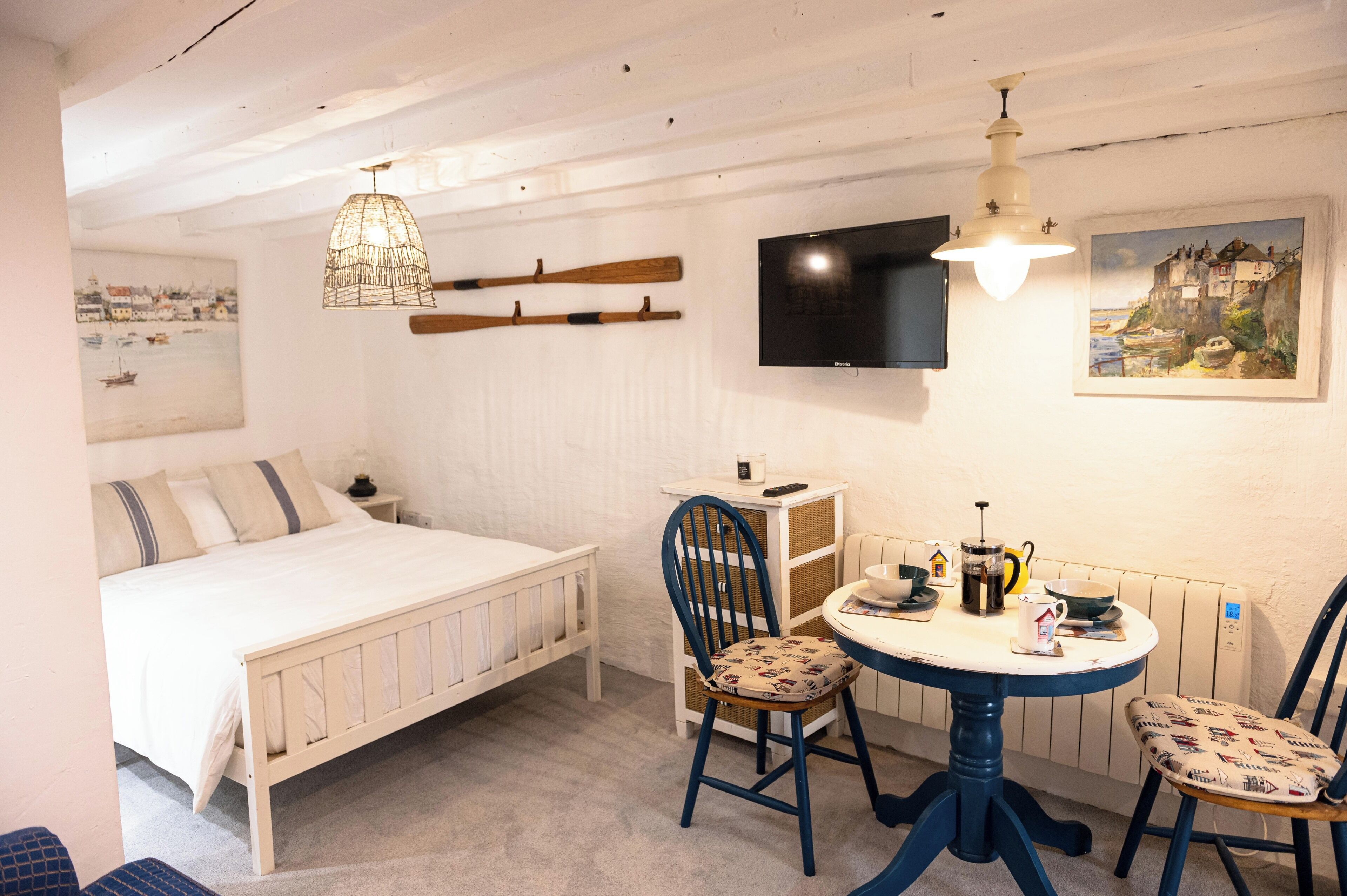 1 chambre, fer et planche à repasser, Wi-Fi, draps fournis