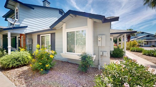 971 sf 2 Bedroom 2 Bath Townhouse 3 mi to Westgate