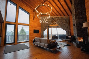Premium Bungalow, 4 Bedrooms, Mountain View, Sea Facing | Living area | TV - Mağmat Resort & Bungalow (Trabzon)