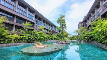 Kolam renang terbuka