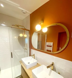 Hair dryer, towels, toilet paper