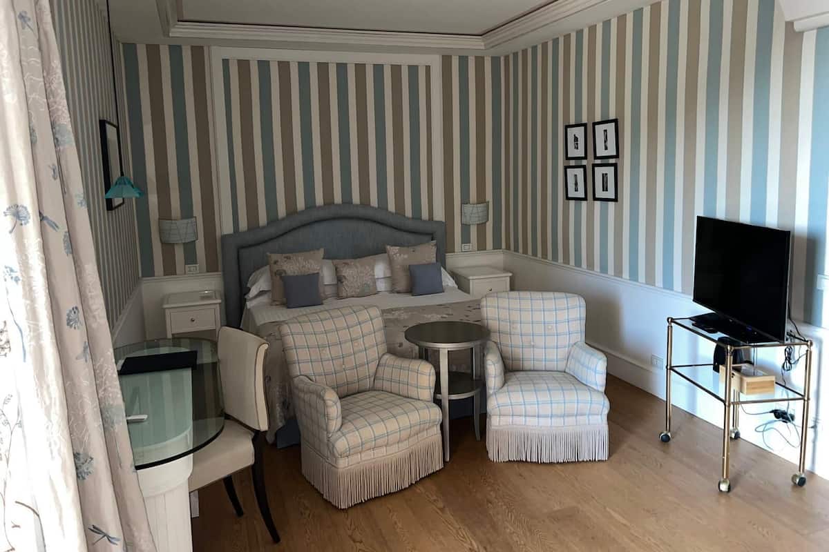 Junior-Suite, Meerblick | Italienische Bettbezüge von Frette, hochwertige Bettwaren
