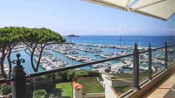 Suite, 2 Bedrooms | Terrace/patio