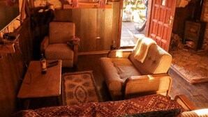 Cottage (One Bedroom Cottage) | Living room - Cottage Zlodo (Ponikve)