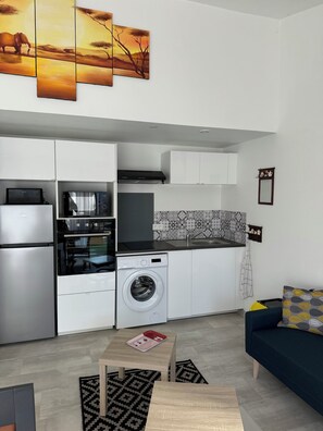 Interior - Apt 28 m2 ,a 10 mn du Vieux Port La Rochelle ,10 mn du Pont île de ré, (Dompierre-sur-Mer)