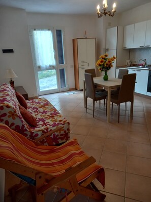 Fireplace - Apt. R.d.ch Dans les Collines de la Maremme. 40 Min, 24kms Thermes de Saturnia (Il Cecio)