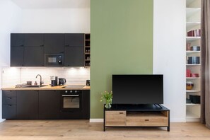 Mikrowelle, Ofen, Herdplatte, Geschirrspüler