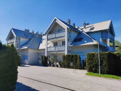 Cozy apartment just few minutes of walk to lake and castle of Bled