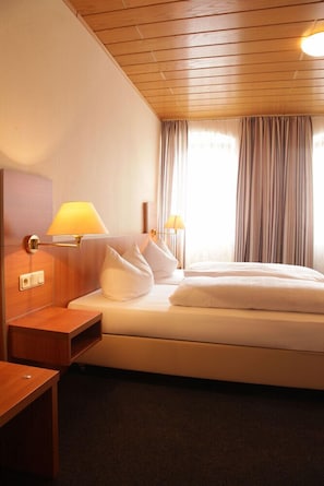 Basic Double Room, 1 Double Bed